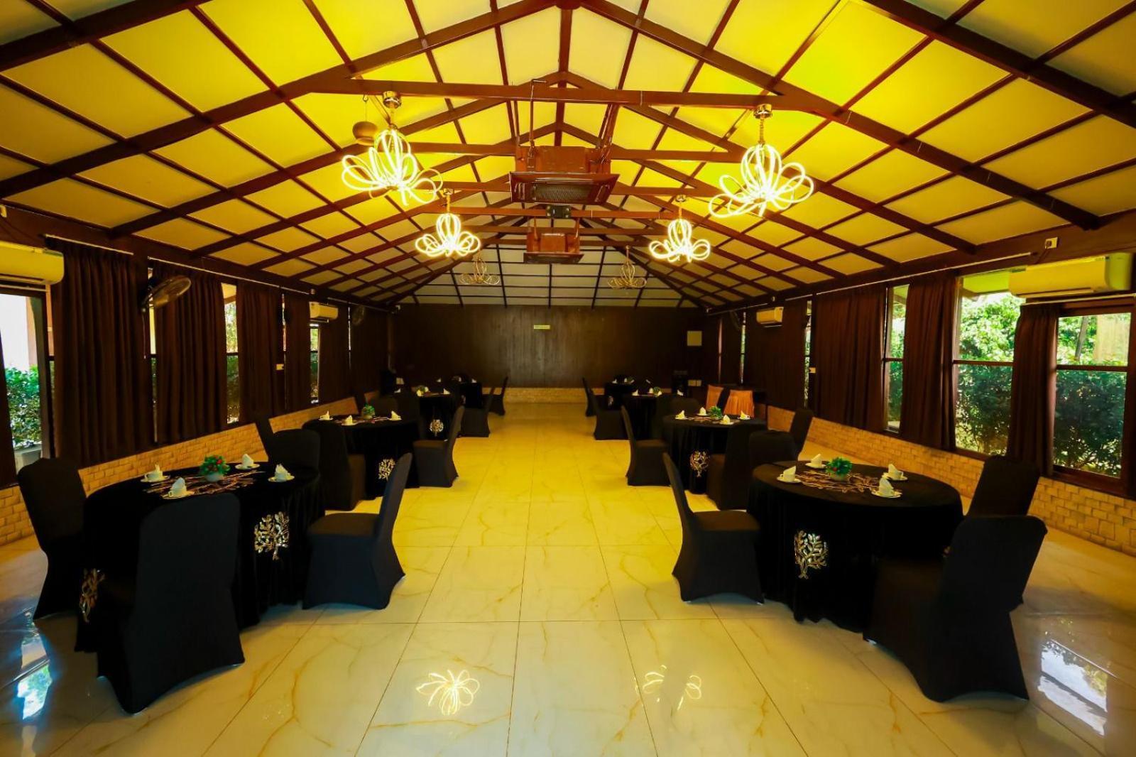 Veerdency Luxury Resort Devanahalli Esterno foto