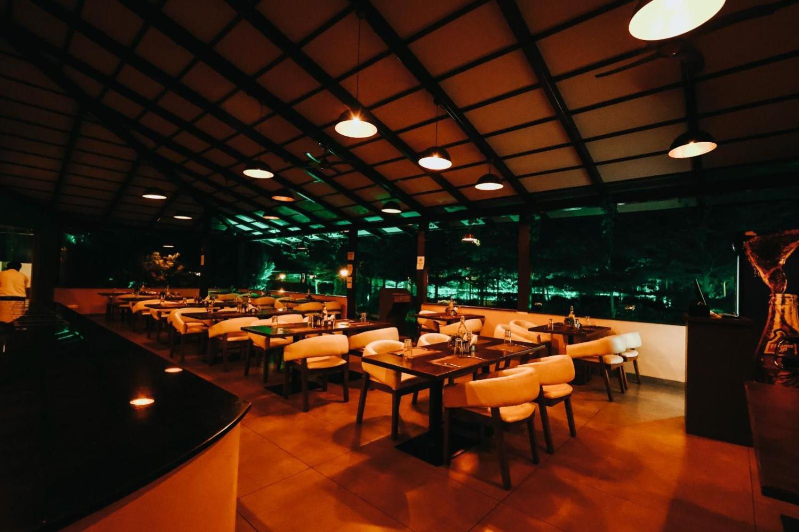 Veerdency Luxury Resort Devanahalli Esterno foto